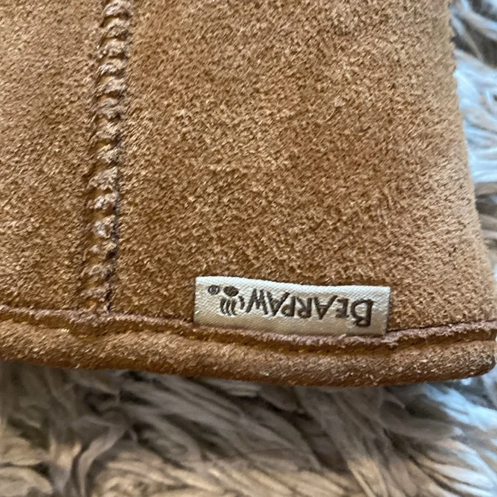 Bearpaw Emma short cozy warm boots size 8